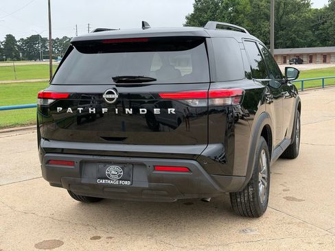 Used 2025 Nissan Pathfinder SV FWD image 3
