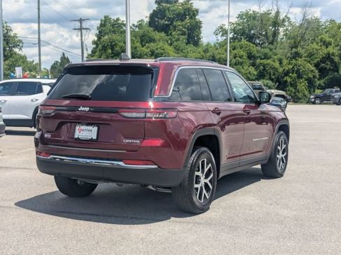 Used 2024 Jeep Grand Cherokee Limited RWD image 3