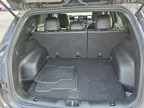 Used 2023 Jeep Compass Trailhawk image 18