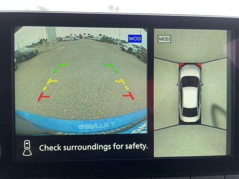 Used 2024 Nissan Sentra SR w/ SR Premium Package image 8