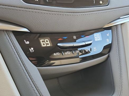 New 2026 Cadillac XT5 Premium Luxury w/ Driver Assist Package AWD/4WD image 17