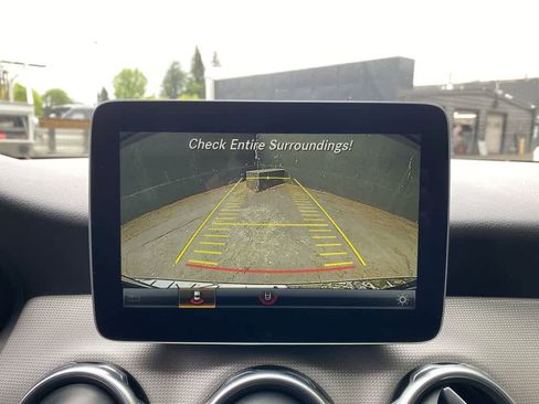 Used 2018 Mercedes-Benz GLA 250 4MATIC image 25