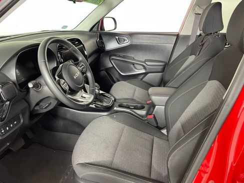 Certified 2023 Kia Soul EX FWD image 2