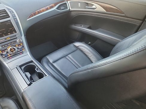 Used 2017 Lincoln MKZ Select image 16