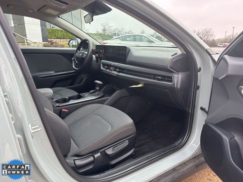 Used 2025 Kia K4 LXS image 24
