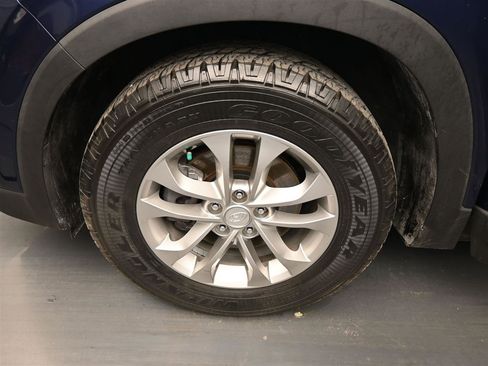 Used 2019 Hyundai Santa Fe SE image 18