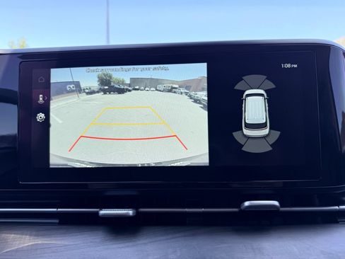 Used 2023 Kia Carnival EX FWD image 17