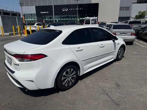 Used 2021 Toyota Corolla LE w/ Carpet Mat Package (TMS) FWD image 3