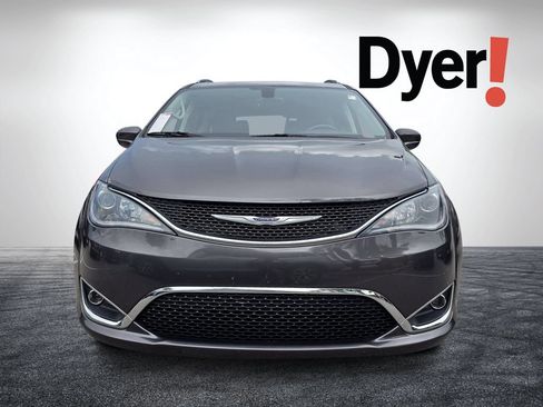 Used 2019 Chrysler Pacifica Touring-L FWD image 10