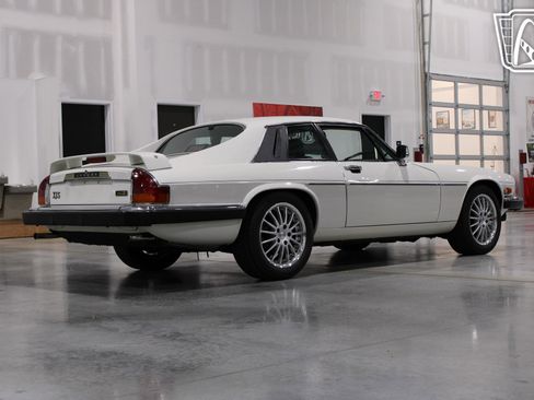 Used 1991 Jaguar XJS V12 image 31