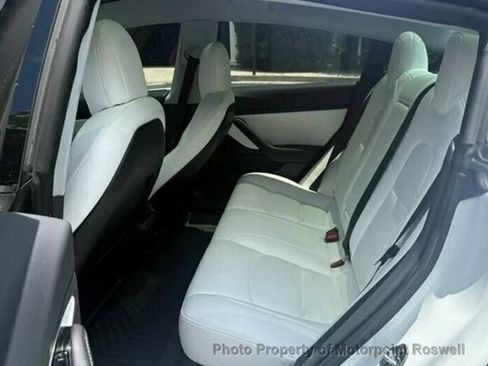 Used 2020 Tesla Model 3 Standard Range Plus RWD image 11