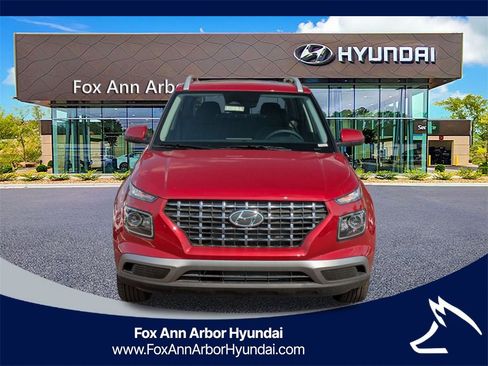 New 2025 Hyundai Venue SEL image 8