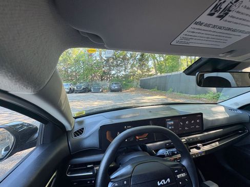 Used 2025 Kia K4 FWD image 32