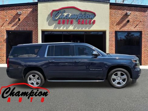 Used 2018 Chevrolet Suburban Premier AWD/4WD image 3