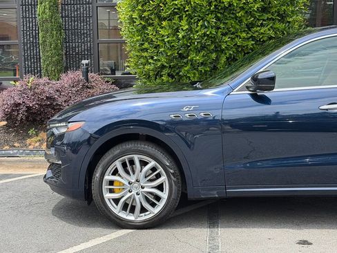 Used 2022 Maserati Levante GT AWD/4WD image 10