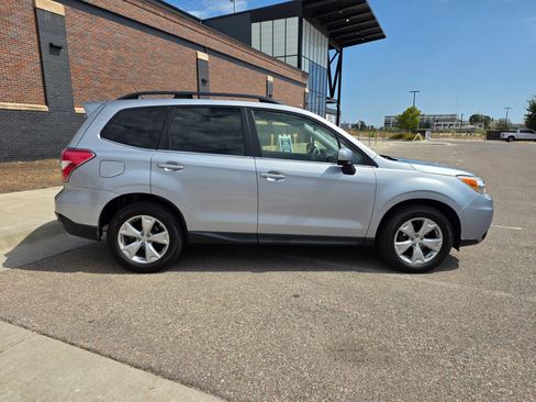 Used 2015 Subaru Forester 2.5i Limited AWD/4WD image 8