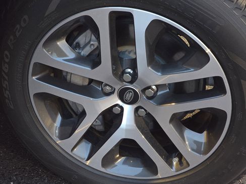 New 2025 Land Rover Defender 110 X-Dynamic SE image 27