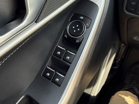 Used 2022 Ford Explorer XLT w/ Equipment Group 202A image 26