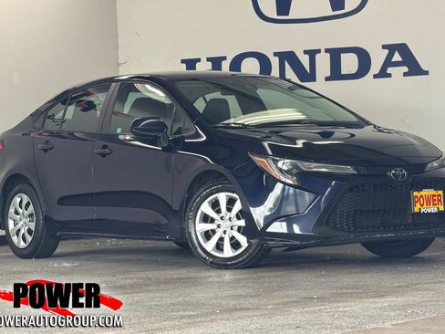 Used 2020 Toyota Corolla LE FWD image 1
