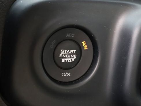 Used 2023 Jeep Gladiator Sport image 31