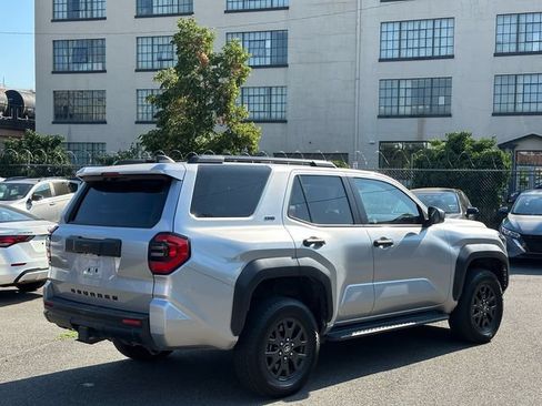 Used 2025 Toyota 4Runner SR5 AWD/4WD image 4