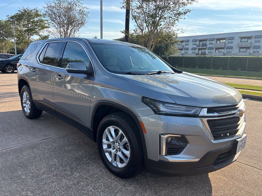 Used 2023 Chevrolet Traverse LS w/ Safety Package FWD image 3