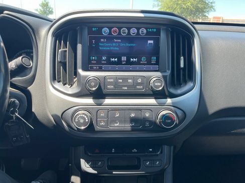 Used 2018 Chevrolet Colorado LT w/ LT Convenience Package RWD image 14