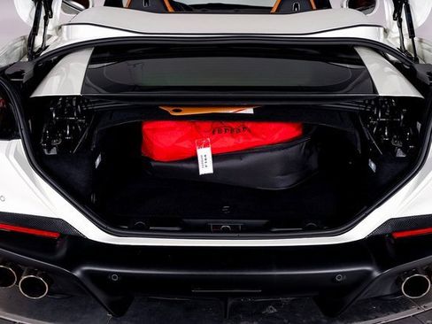 Used 2022 Ferrari Portofino M image 9