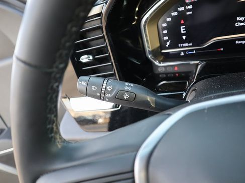 Used 2025 GMC Sierra 1500 Elevation image 31