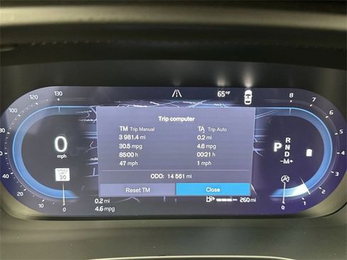 Certified 2025 Volvo XC40 B5 Plus image 15