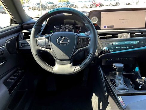 Certified 2024 Lexus ES 300h Ultra Luxury image 5