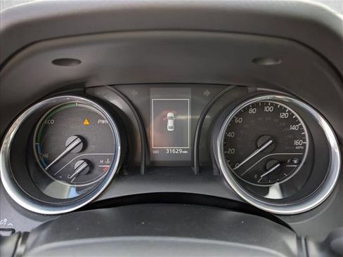 Used 2020 Toyota Camry LE image 10