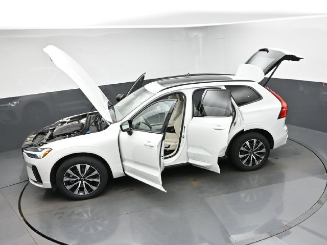 Used 2024 Volvo XC60 B5 Plus w/ Protection Package Premier AWD/4WD image 50