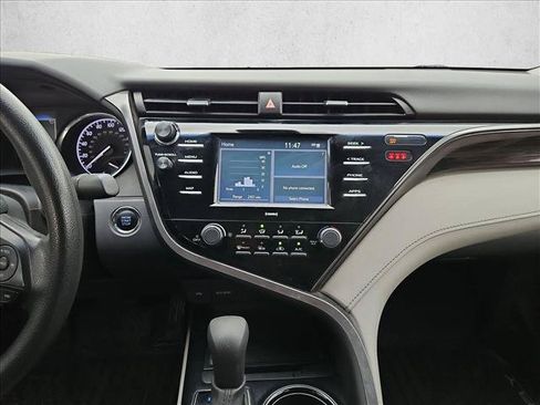 Used 2020 Toyota Camry LE w/ Convenience Package FWD image 13
