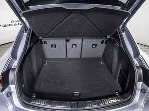 Used 2025 Porsche Macan image 9