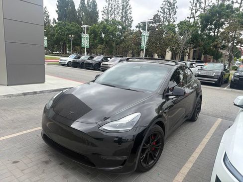 Used 2021 Tesla Model Y Performance AWD/4WD image 1