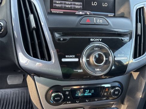 Used 2014 Ford Focus Titanium image 29