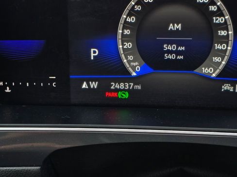 Used 2022 Volkswagen Tiguan SE image 28