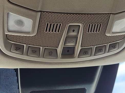 Used 2021 Ford Expedition Max Limited image 16