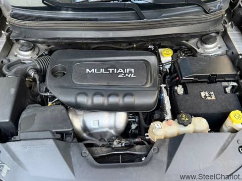 Used 2019 Jeep Cherokee Latitude Plus FWD image 22