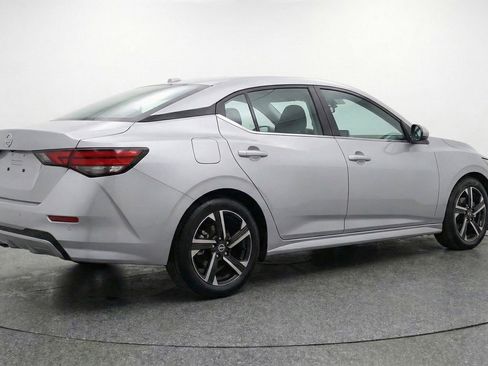 Used 2025 Nissan Sentra SV FWD image 9