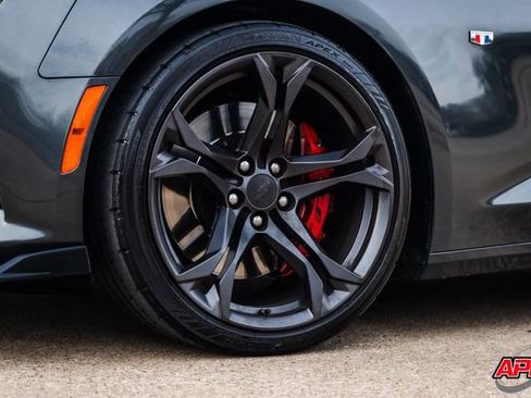 Used 2018 Chevrolet Camaro SS image 55