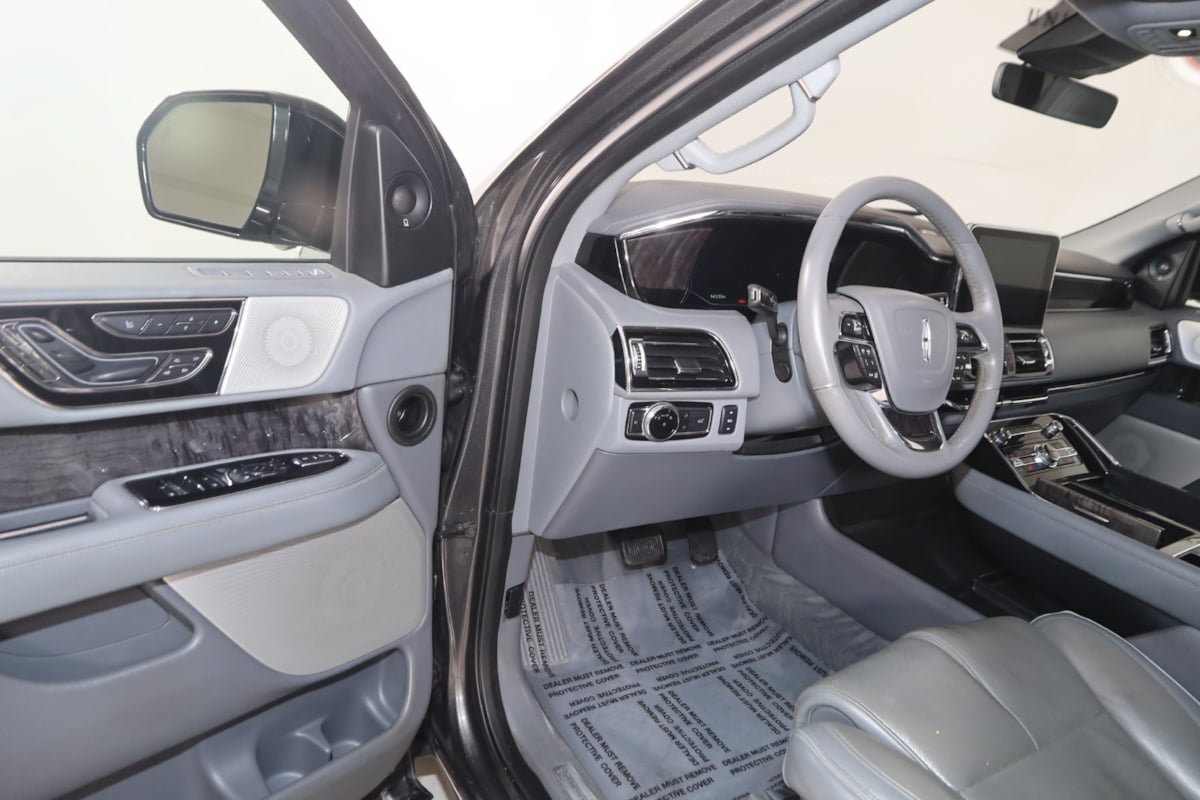 Used 2018 Lincoln Navigator Reserve w/ Technology Package AWD/4WD image 45