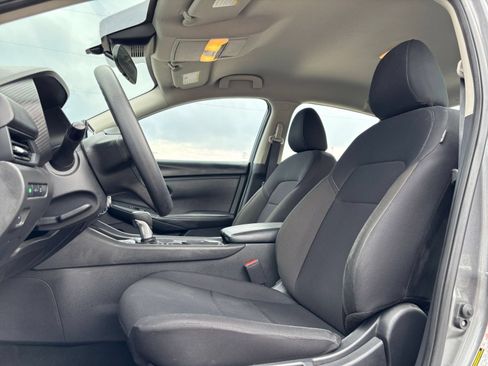 Used 2025 Nissan Sentra S FWD image 25