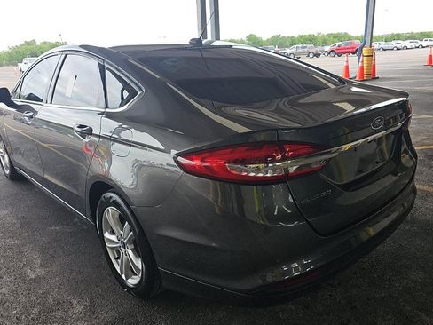 Used 2018 Ford Fusion SE w/ Fusion SE Technology Package FWD image 6