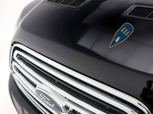 Used 2019 Ford Transit 150 XLT image 33