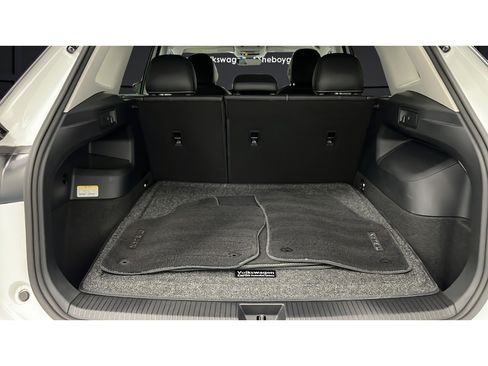 Used 2025 Volkswagen Tiguan SE AWD/4WD image 26