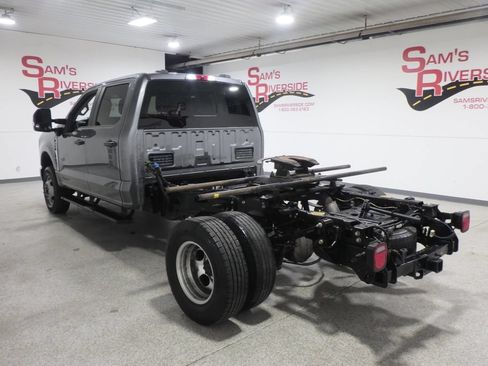 Used 2024 Ford F350 XL w/ 360-Degree Camera Package AWD/4WD image 2