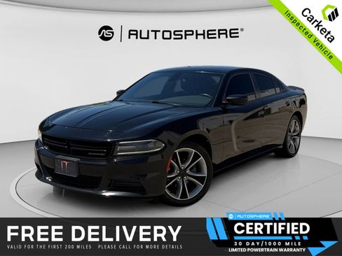 Used 2018 Dodge Charger SXT w/ Blacktop Package image 1