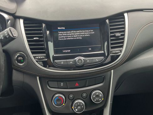 Used 2019 Chevrolet Trax LT w/ LT Convenience Package image 16